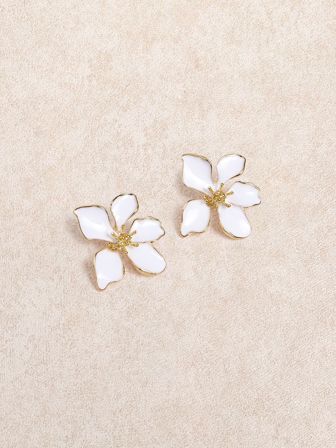 White Flower Alloy Earrings