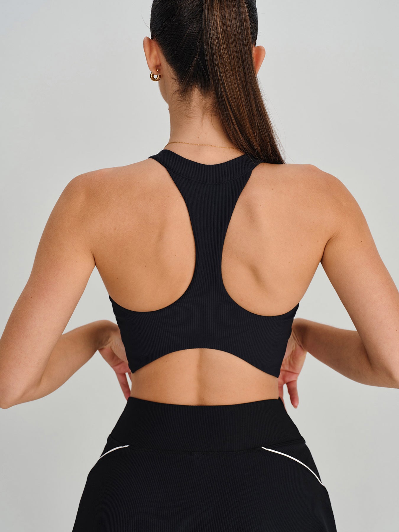 Black Round Neck Sports Bra - Light Support