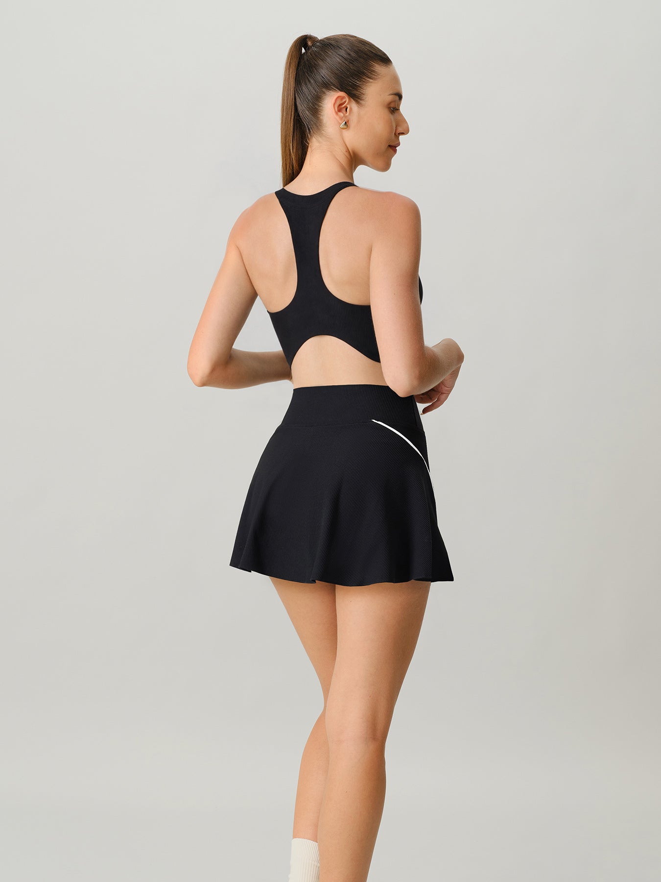 Black Round Neck Sports Bra - Light Support